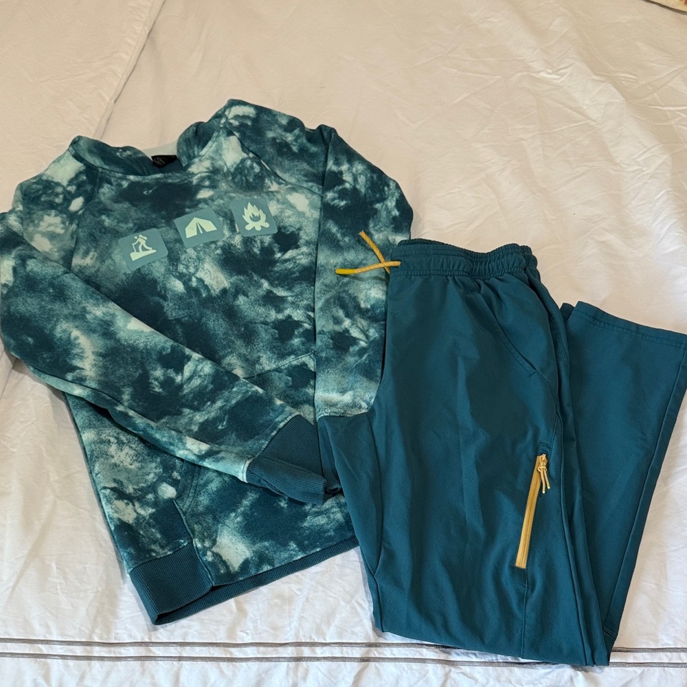 All in motion Sweatshirt and Joggers Set